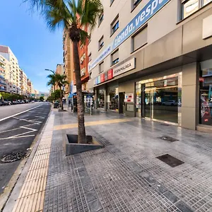 Apartamento Holidays2malaga Salitre Cerca Estacion Ave & Fibra Wifi, Málaga